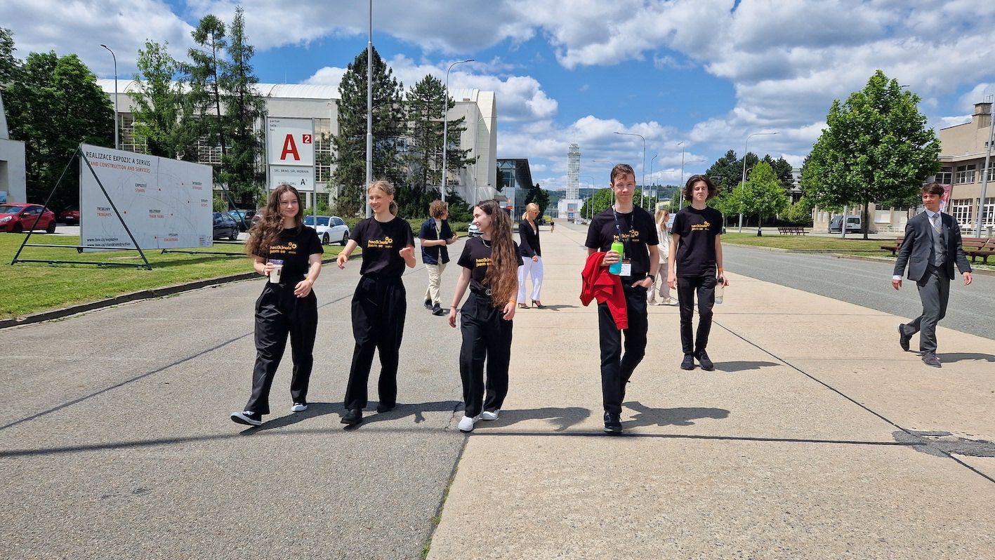 URBIS Challenge HackaTEEN