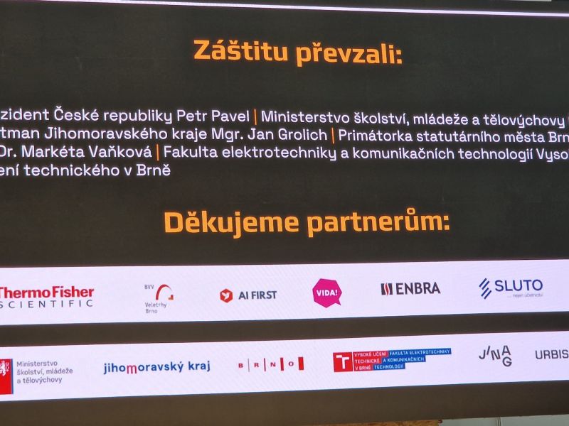 24 hodin non-stop inovací: Naši studenti bojovali na celorepublikovém HackaTEENu v Brně!