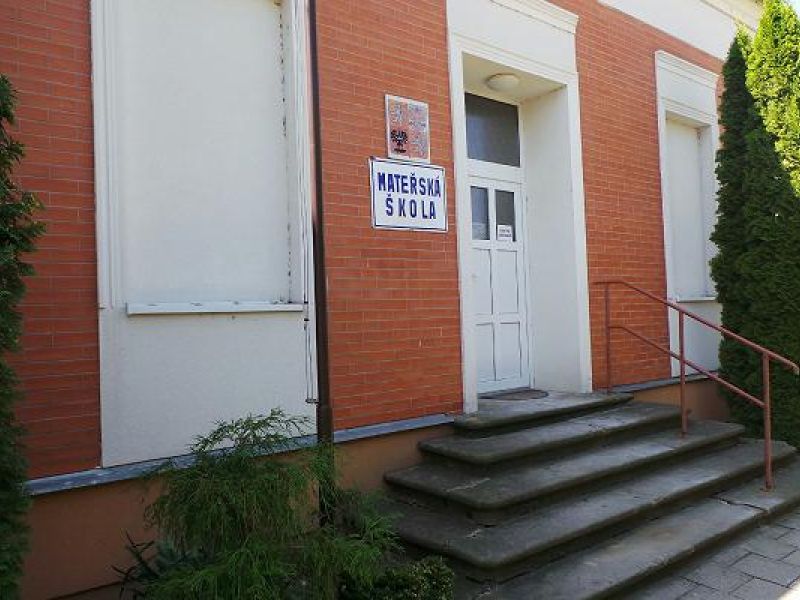 Děti ze školky na den gymnazisty