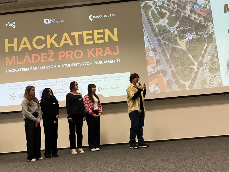 Zástupci studentského sněmu na soutěži HackaTEEN