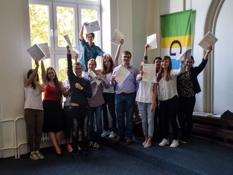 Studenti převzali Cambridgeské certifikáty