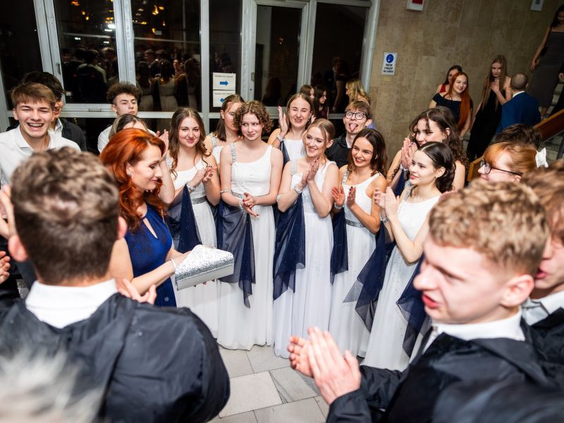 67. reprezentační ples v obraze