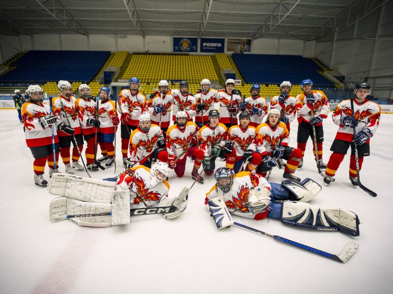 Hokejový souboj mezi maturanty a profesory