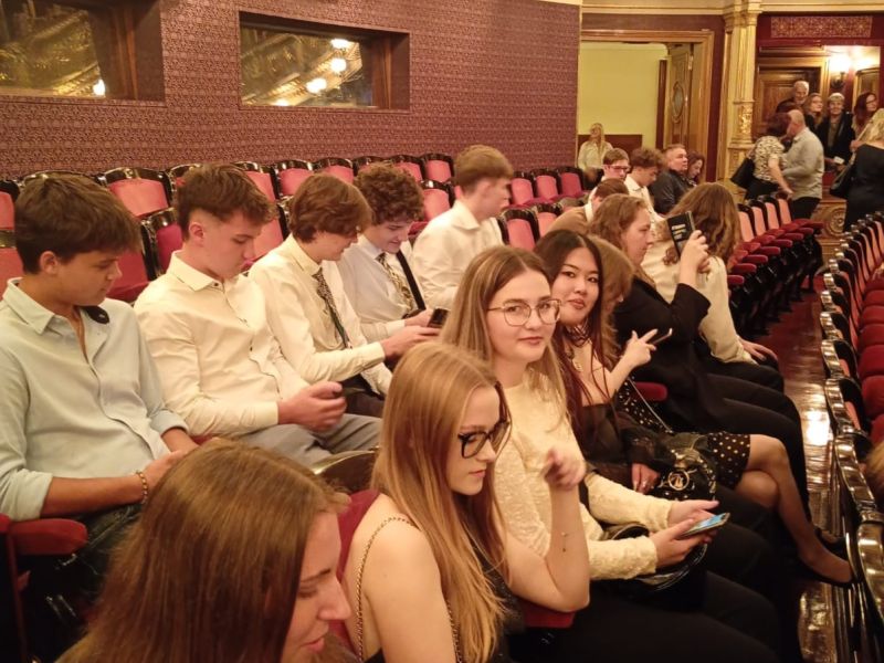 V Praze bylo maturantům blaze!