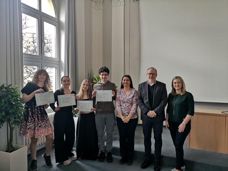 Maturanti uspěli ve zkoušce z francouzštiny