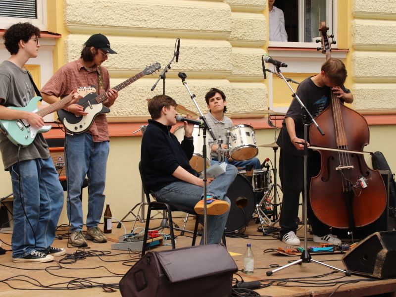 S 28. ročníkem SETKÁNÍ S UMĚNÍM si pohrávalo počasí…