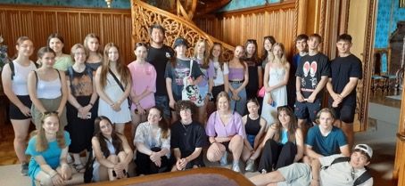 Letem lednickým světem aneb Procházka několika světadíly