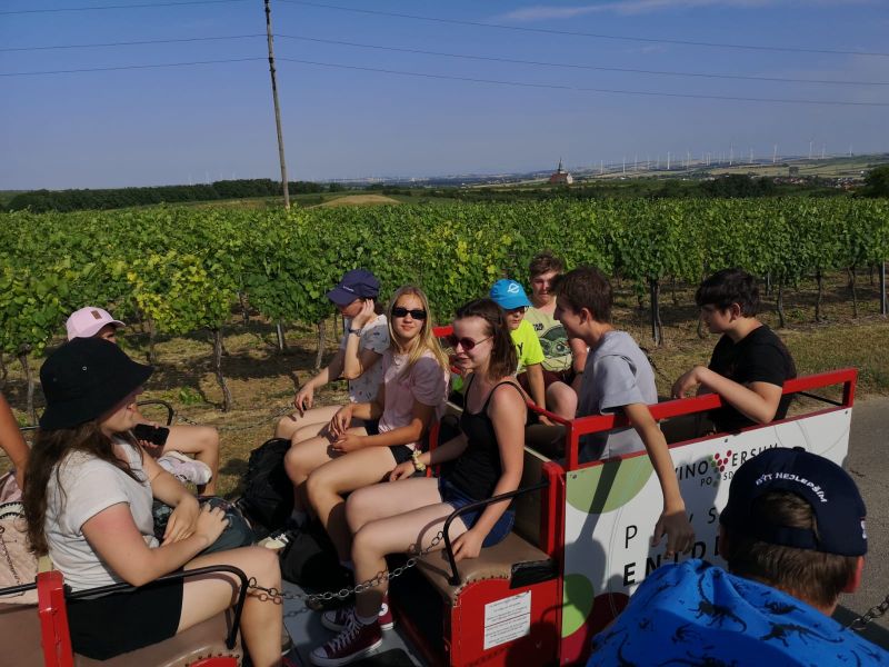 Tercie prozkoumává příhraničí